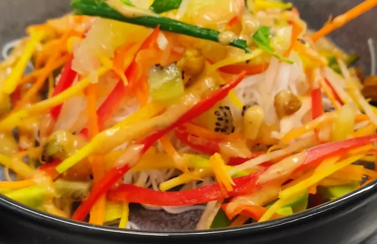Plat végétarien cuisine asiatique réalisé en formation avec Armonys Restauration Plat végétarien gastronomique préparé lors de notre
formation en cuisine végétale en Bretagne